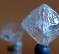 Diamante bruto e belo
