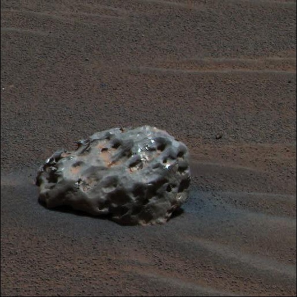 Meteorito de ferro e níquel em Marte