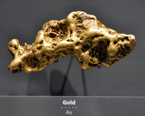 pedaço de ouro exposto em museu