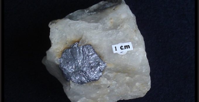 Molibdênio no mineral molibdenita