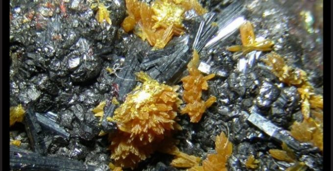 Tálio em mineral hutchinsonita